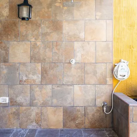 Homelike Luxury Ocean Views Pool Apartman *